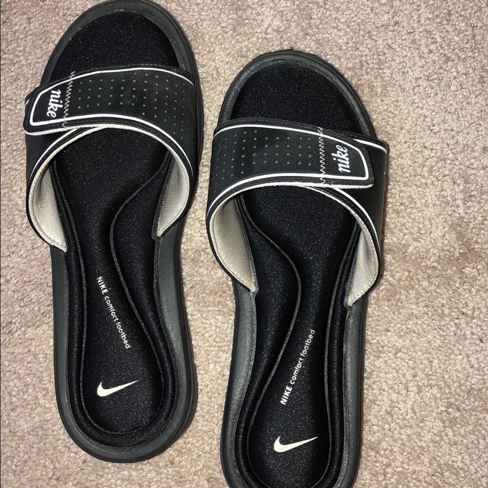 nike slip ons
